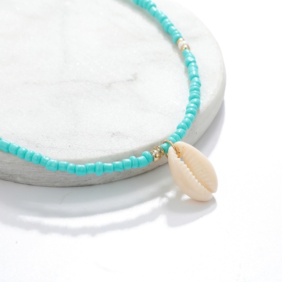 'Beach Bum' Turquoise Beaded Shell Gold Necklace - Picture 8 of 8